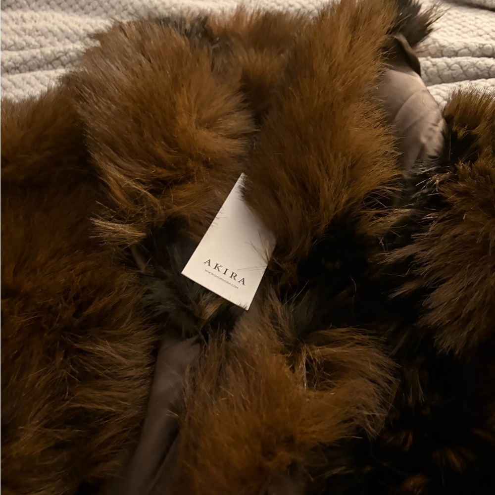 AKIRA TELLURIDE FAUX FUR IN BROWN Size L/XLL/XL - Picture 5 of 6